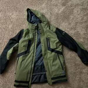 Under armor cold gear storm coat size small